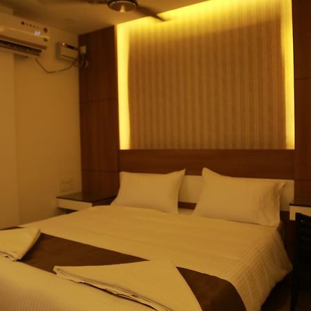 The Galaxy Suites Kochi Esterno foto