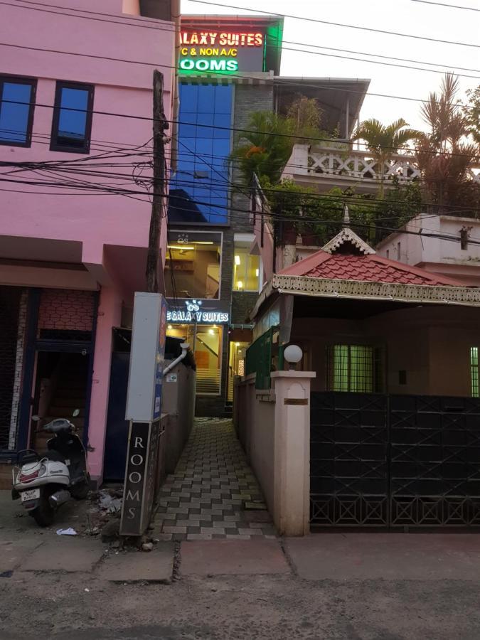 The Galaxy Suites Kochi Esterno foto