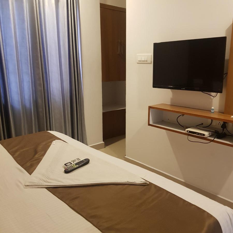 The Galaxy Suites Kochi Esterno foto