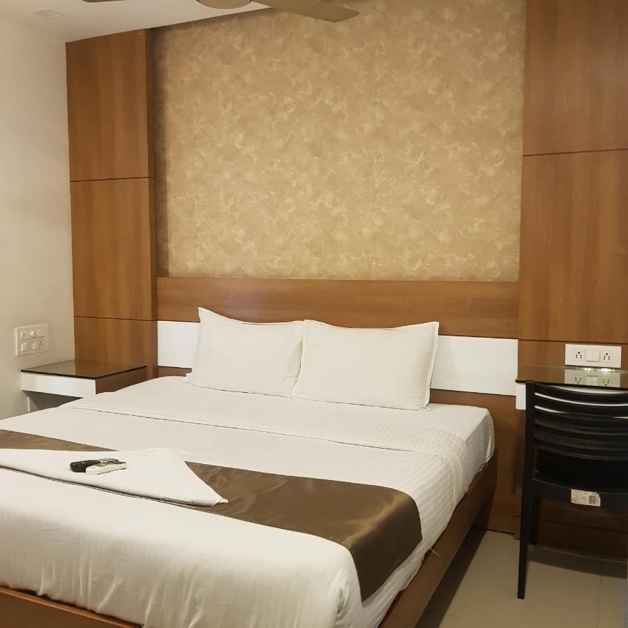 The Galaxy Suites Kochi Esterno foto