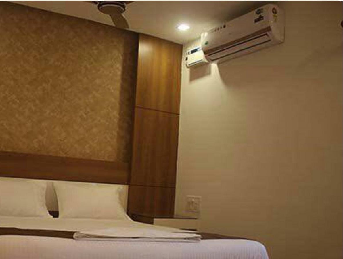 The Galaxy Suites Kochi Esterno foto