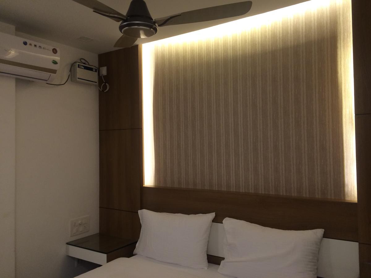 The Galaxy Suites Kochi Esterno foto