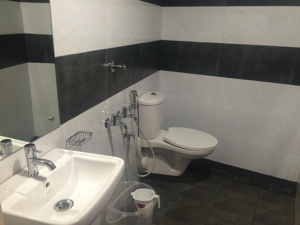 The Galaxy Suites Kochi Esterno foto